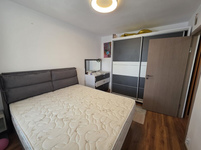 Titan, 10 minute metrou, pe Liviu Rebreanu, farmacia Tei.