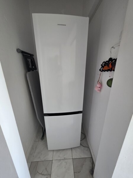 Titan, 10 minute metrou, pe Liviu Rebreanu, farmacia Tei.