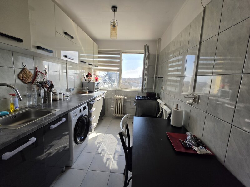 Titan, 10 minute metrou, pe Liviu Rebreanu, farmacia Tei.