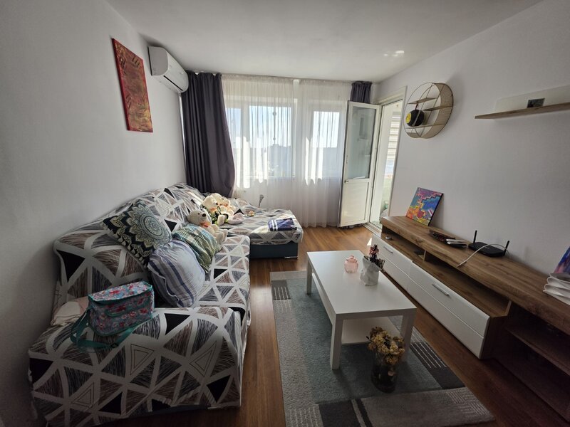 Titan, 10 minute metrou, pe Liviu Rebreanu, farmacia Tei.